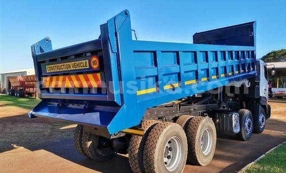 Buy Used Hino 300 Series White Truck in Beitbridge in Matabeleland South Buy Used Hino 300 Series White Truck in Beitbridge in Matabeleland South