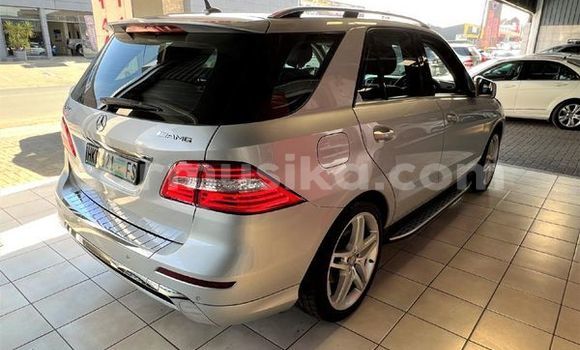 Tenga Tsaru Mercedes‒Benz ML–Class Sirivha Mota in Beitbridge in Matabeleland South Tenga Tsaru Mercedes‒Benz ML–Class Sirivha Mota in Beitbridge in Matabeleland South
