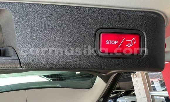 Tenga Tsaru Mercedes‒Benz ML–Class Sirivha Mota in Beitbridge in Matabeleland South Tenga Tsaru Mercedes‒Benz ML–Class Sirivha Mota in Beitbridge in Matabeleland South