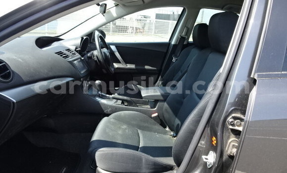 Buy Used Mazda Axela Beige Car in Beitbridge in Matabeleland South Buy Used Mazda Axela Beige Car in Beitbridge in Matabeleland South