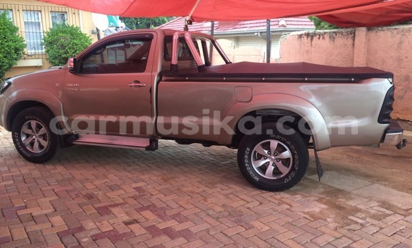 Acheter Occasion Voiture Toyota Hilux Beige à Beitbridge, Matabeleland South Acheter Occasion Voiture Toyota Hilux Beige à Beitbridge, Matabeleland South