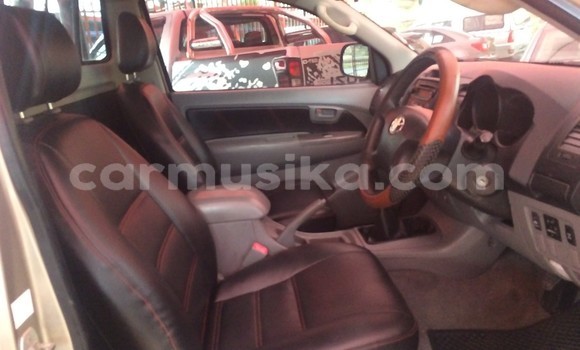 Acheter Occasion Voiture Toyota Hilux Beige à Beitbridge, Matabeleland South Acheter Occasion Voiture Toyota Hilux Beige à Beitbridge, Matabeleland South