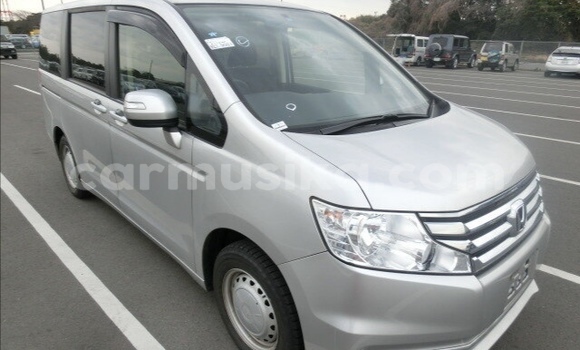 Nunua Ilio tumika Honda Stepwgn Fedha Gari ndani ya Beitbridge nchini Matabeleland Kusini