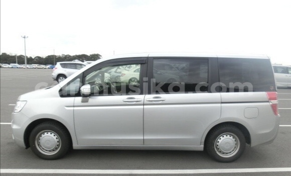 Acheter Occasion Voiture Honda Stepwgn Gris à Beitbridge, Matabeleland South Acheter Occasion Voiture Honda Stepwgn Gris à Beitbridge, Matabeleland South