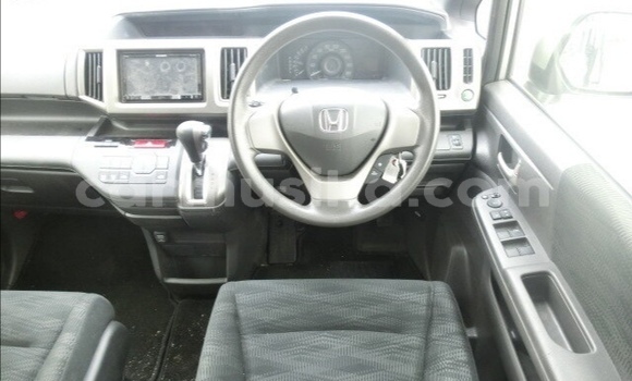 Acheter Occasion Voiture Honda Stepwgn Gris à Beitbridge, Matabeleland South Acheter Occasion Voiture Honda Stepwgn Gris à Beitbridge, Matabeleland South