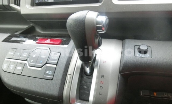 Acheter Occasion Voiture Honda Stepwgn Gris à Beitbridge, Matabeleland South Acheter Occasion Voiture Honda Stepwgn Gris à Beitbridge, Matabeleland South