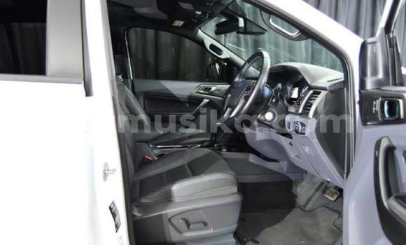 Tenga Tsaru Ford Everest Chena Mota in Beitbridge in Matabeleland South Tenga Tsaru Ford Everest Chena Mota in Beitbridge in Matabeleland South