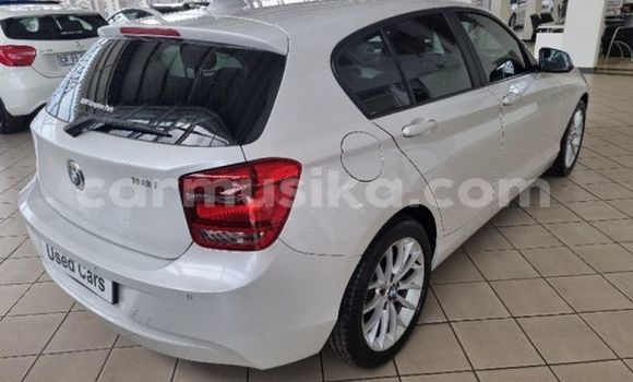 Acheter Occasion Voiture BMW 1-Series Blanc à Beitbridge, Matabeleland South Acheter Occasion Voiture BMW 1-Series Blanc à Beitbridge, Matabeleland South