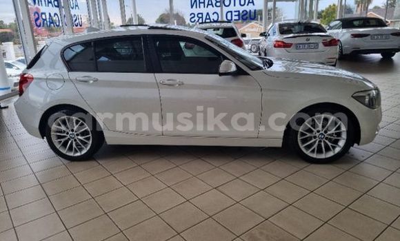 Acheter Occasion Voiture BMW 1-Series Blanc à Beitbridge, Matabeleland South Acheter Occasion Voiture BMW 1-Series Blanc à Beitbridge, Matabeleland South