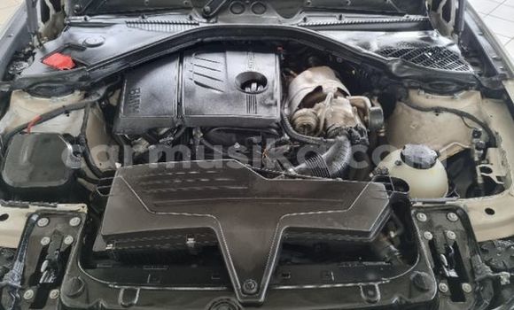 Acheter Occasion Voiture BMW 1-Series Blanc à Beitbridge, Matabeleland South Acheter Occasion Voiture BMW 1-Series Blanc à Beitbridge, Matabeleland South