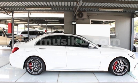 Acheter Occasion Voiture Mercedes‒Benz C–Class Blanc à Beitbridge, Matabeleland South Acheter Occasion Voiture Mercedes‒Benz C–Class Blanc à Beitbridge, Matabeleland South