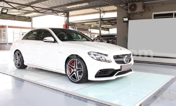 Acheter Occasion Voiture Mercedes‒Benz C–Class Blanc à Beitbridge, Matabeleland South Acheter Occasion Voiture Mercedes‒Benz C–Class Blanc à Beitbridge, Matabeleland South