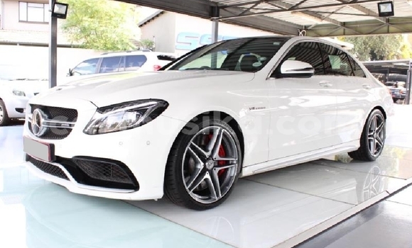 Acheter Occasion Voiture Mercedes‒Benz C–Class Blanc à Beitbridge, Matabeleland South Acheter Occasion Voiture Mercedes‒Benz C–Class Blanc à Beitbridge, Matabeleland South