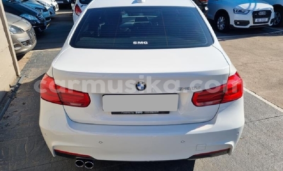 Acheter Occasion Voiture BMW 3–Series Blanc à Beitbridge, Matabeleland South Acheter Occasion Voiture BMW 3–Series Blanc à Beitbridge, Matabeleland South
