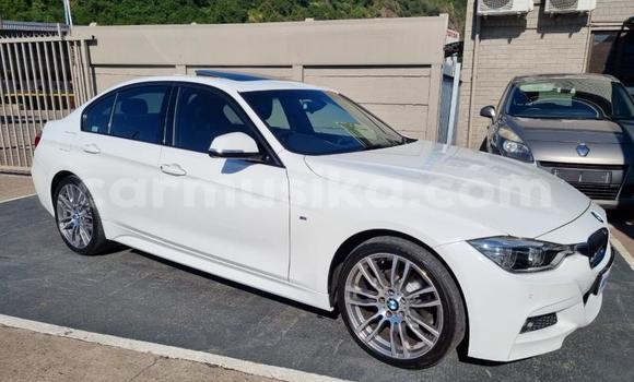 Acheter Occasion Voiture BMW 3–Series Blanc à Beitbridge, Matabeleland South Acheter Occasion Voiture BMW 3–Series Blanc à Beitbridge, Matabeleland South