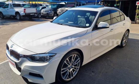 Acheter Occasion Voiture BMW 3–Series Blanc à Beitbridge, Matabeleland South Acheter Occasion Voiture BMW 3–Series Blanc à Beitbridge, Matabeleland South