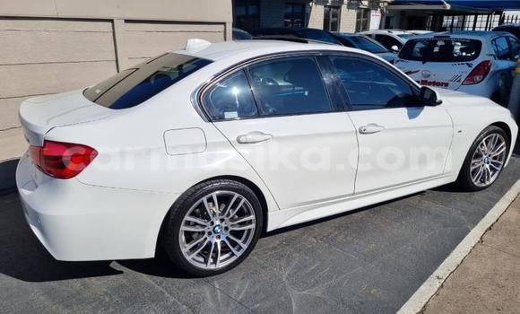 Acheter Occasion Voiture BMW 3–Series Blanc à Beitbridge, Matabeleland South Acheter Occasion Voiture BMW 3–Series Blanc à Beitbridge, Matabeleland South