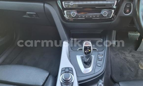 Acheter Occasion Voiture BMW 3–Series Blanc à Beitbridge, Matabeleland South Acheter Occasion Voiture BMW 3–Series Blanc à Beitbridge, Matabeleland South