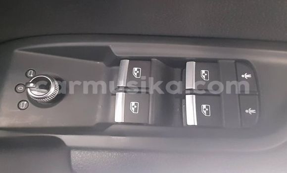 Acheter Occasion Voiture Audi Q5 Blanc à Beitbridge, Matabeleland South Acheter Occasion Voiture Audi Q5 Blanc à Beitbridge, Matabeleland South