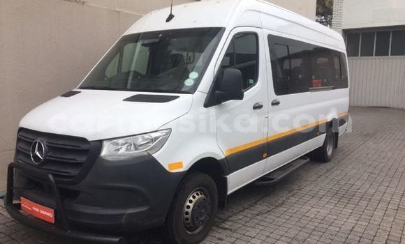 Buy Used Mercedes‒Benz S-klasse White Car in Beitbridge in Matabeleland South