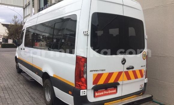 Acheter Occasion Voiture Mercedes‒Benz S-klasse Blanc à Beitbridge, Matabeleland South Acheter Occasion Voiture Mercedes‒Benz S-klasse Blanc à Beitbridge, Matabeleland South