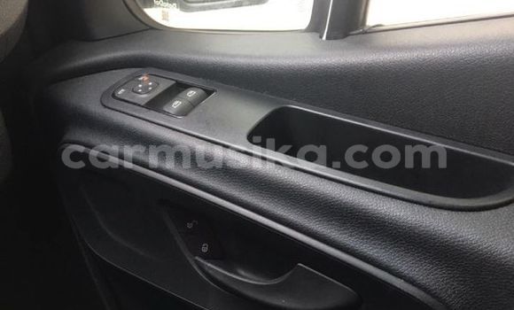 Acheter Occasion Voiture Mercedes‒Benz S-klasse Blanc à Beitbridge, Matabeleland South Acheter Occasion Voiture Mercedes‒Benz S-klasse Blanc à Beitbridge, Matabeleland South