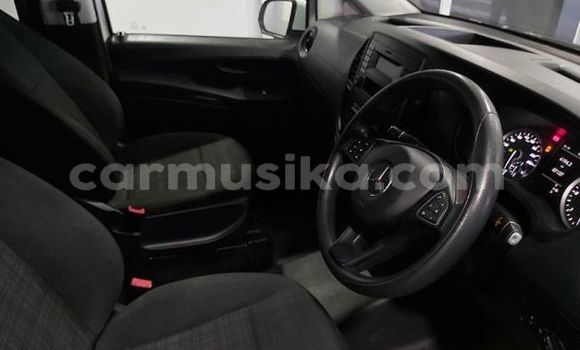 Acheter Occasion Voiture Mercedes‒Benz Vito Blanc à Beitbridge, Matabeleland South Acheter Occasion Voiture Mercedes‒Benz Vito Blanc à Beitbridge, Matabeleland South