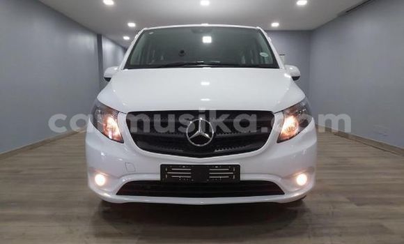 Acheter Occasion Voiture Mercedes‒Benz Vito Blanc à Beitbridge, Matabeleland South Acheter Occasion Voiture Mercedes‒Benz Vito Blanc à Beitbridge, Matabeleland South