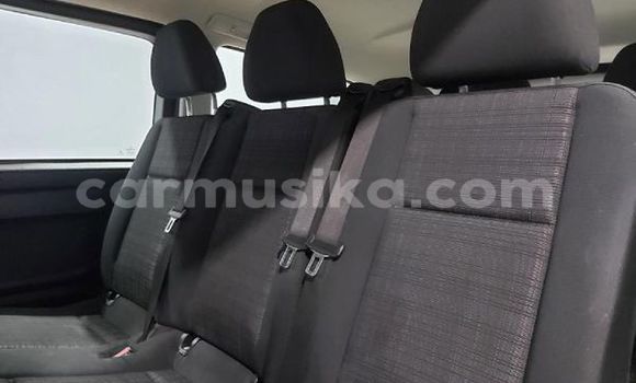 Acheter Occasion Voiture Mercedes‒Benz Vito Blanc à Beitbridge, Matabeleland South Acheter Occasion Voiture Mercedes‒Benz Vito Blanc à Beitbridge, Matabeleland South