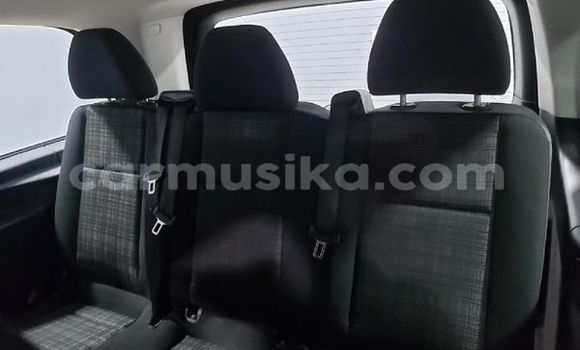 Acheter Occasion Voiture Mercedes‒Benz Vito Blanc à Beitbridge, Matabeleland South Acheter Occasion Voiture Mercedes‒Benz Vito Blanc à Beitbridge, Matabeleland South