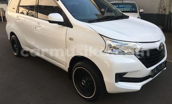 Acheter Occasion Voiture Toyota Avanza Blanc à Beitbridge, Matabeleland South