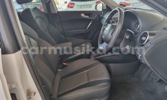 Acheter Occasion Voiture Audi A1 Blanc à Beitbridge, Matabeleland South Acheter Occasion Voiture Audi A1 Blanc à Beitbridge, Matabeleland South