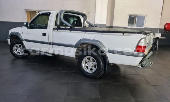 Acheter Occasion Voiture Isuzu KB Blanc à Beitbridge, Matabeleland South Acheter Occasion Voiture Isuzu KB Blanc à Beitbridge, Matabeleland South