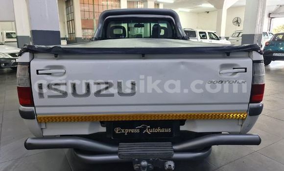 Acheter Occasion Voiture Isuzu KB Blanc à Beitbridge, Matabeleland South Acheter Occasion Voiture Isuzu KB Blanc à Beitbridge, Matabeleland South