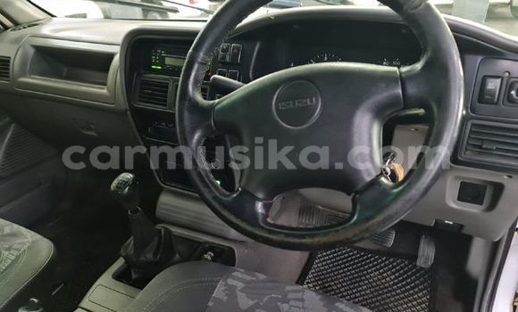 Acheter Occasion Voiture Isuzu KB Blanc à Beitbridge, Matabeleland South Acheter Occasion Voiture Isuzu KB Blanc à Beitbridge, Matabeleland South