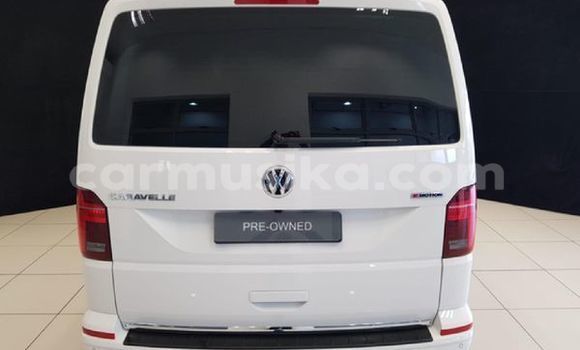 Acheter Occasion Voiture Volkswagen Caravelle Blanc à Beitbridge, Matabeleland South Acheter Occasion Voiture Volkswagen Caravelle Blanc à Beitbridge, Matabeleland South