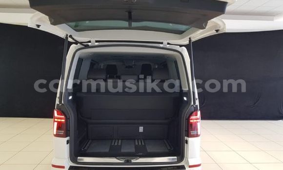 Acheter Occasion Voiture Volkswagen Caravelle Blanc à Beitbridge, Matabeleland South Acheter Occasion Voiture Volkswagen Caravelle Blanc à Beitbridge, Matabeleland South