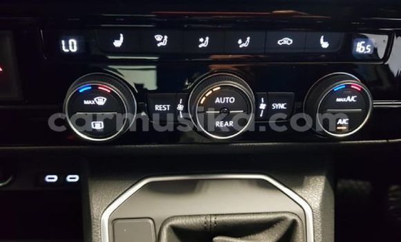 Acheter Occasion Voiture Volkswagen Caravelle Blanc à Beitbridge, Matabeleland South Acheter Occasion Voiture Volkswagen Caravelle Blanc à Beitbridge, Matabeleland South