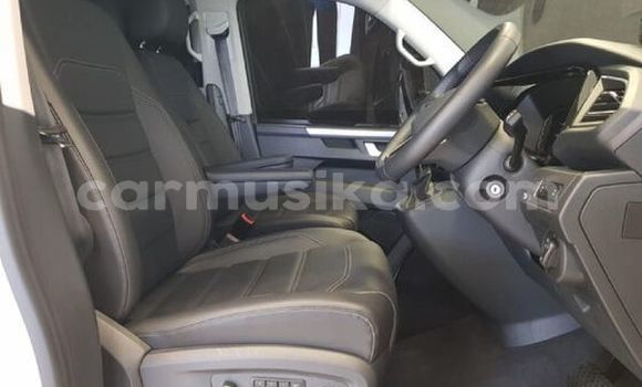 Acheter Occasion Voiture Volkswagen Caravelle Blanc à Beitbridge, Matabeleland South Acheter Occasion Voiture Volkswagen Caravelle Blanc à Beitbridge, Matabeleland South