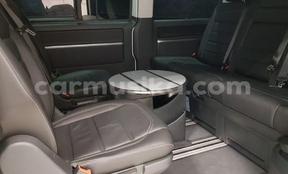 Acheter Occasion Voiture Volkswagen Caravelle Blanc à Beitbridge, Matabeleland South Acheter Occasion Voiture Volkswagen Caravelle Blanc à Beitbridge, Matabeleland South