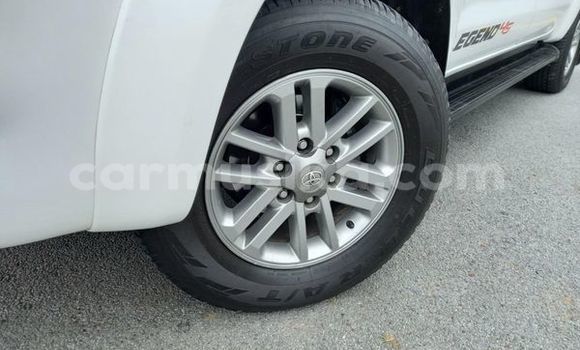 Acheter Occasion Voiture Toyota Hilux Blanc à Beitbridge, Matabeleland South Acheter Occasion Voiture Toyota Hilux Blanc à Beitbridge, Matabeleland South