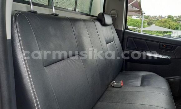 Acheter Occasion Voiture Toyota Hilux Blanc à Beitbridge, Matabeleland South Acheter Occasion Voiture Toyota Hilux Blanc à Beitbridge, Matabeleland South