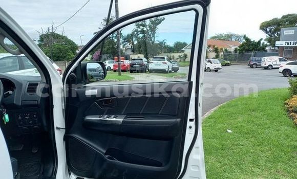 Acheter Occasion Voiture Toyota Hilux Blanc à Beitbridge, Matabeleland South Acheter Occasion Voiture Toyota Hilux Blanc à Beitbridge, Matabeleland South