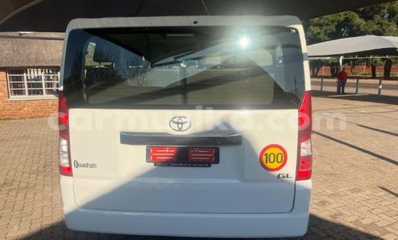 Acheter Occasion Voiture Toyota T100 Blanc à Beitbridge, Matabeleland South Acheter Occasion Voiture Toyota T100 Blanc à Beitbridge, Matabeleland South