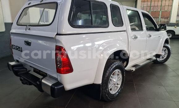 Acheter Occasion Voiture Isuzu KB Blanc à Beitbridge, Matabeleland South Acheter Occasion Voiture Isuzu KB Blanc à Beitbridge, Matabeleland South