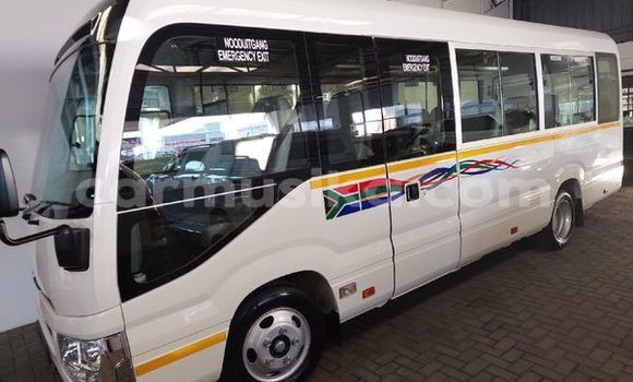Acheter Occasion Voiture Toyota Coaster Blanc à Beitbridge, Matabeleland South Acheter Occasion Voiture Toyota Coaster Blanc à Beitbridge, Matabeleland South