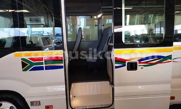 Acheter Occasion Voiture Toyota Coaster Blanc à Beitbridge, Matabeleland South Acheter Occasion Voiture Toyota Coaster Blanc à Beitbridge, Matabeleland South