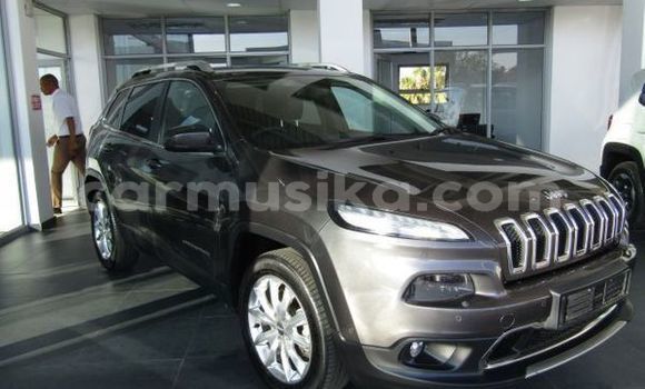 Nunua Ilio tumika Jeep Cherokee Nyeusi Gari ndani ya Beitbridge nchini Matabeleland Kusini