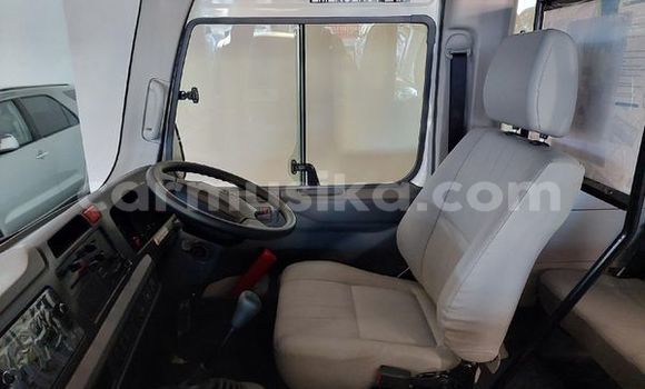 Acheter Occasion Voiture Toyota Coaster Blanc à Beitbridge, Matabeleland South Acheter Occasion Voiture Toyota Coaster Blanc à Beitbridge, Matabeleland South