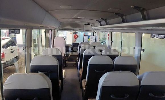 Acheter Occasion Voiture Toyota Coaster Blanc à Beitbridge, Matabeleland South Acheter Occasion Voiture Toyota Coaster Blanc à Beitbridge, Matabeleland South